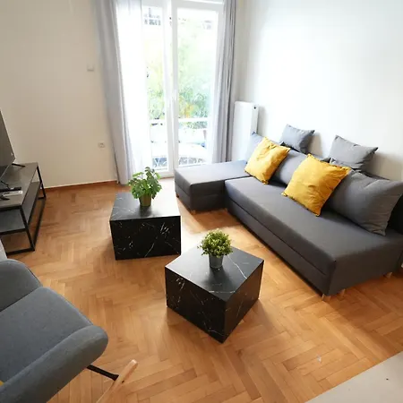 Apartment Cozy & Modern 2 Bdrm Near Imitou
