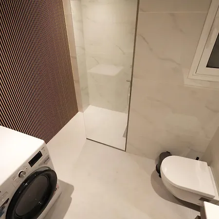 Cozy & Modern 2 Bdrm Near Imitou Apartment *
